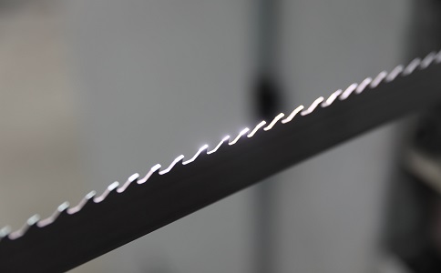 商洛双金属带锯条产生切削噪音的原因具体有哪些？
